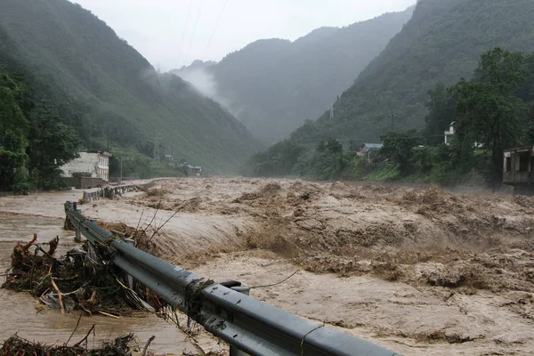 Widok Rzeki Zalane Spowodowane Oberwaniem Wenjiang District Miasta Chengdu Południowo — Zdjęcie stockowe