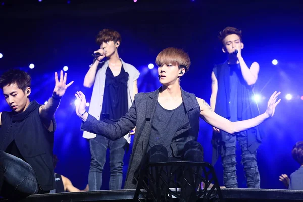 Южнокорейско Китайская Pop Группа Exo Выступает Концерте Мирового Турне Exo — стоковое фото