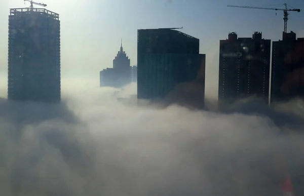 Hoogbouw Gebouwen Aanbouw Zijn Vaag Zien Zware Smog Shenyang City — Stockfoto