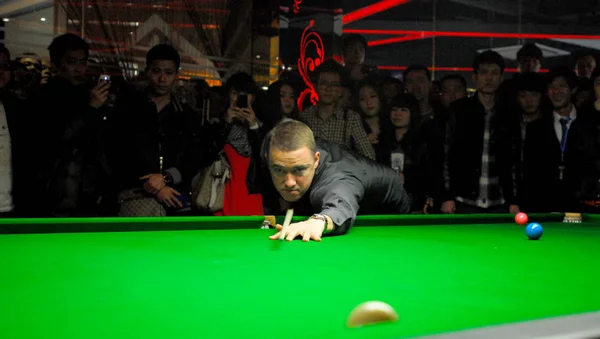 Skót Profi Snooker Játékos Stephen Hendry Hajtja Végre Megnyitón Biliárd — Stock Fotó