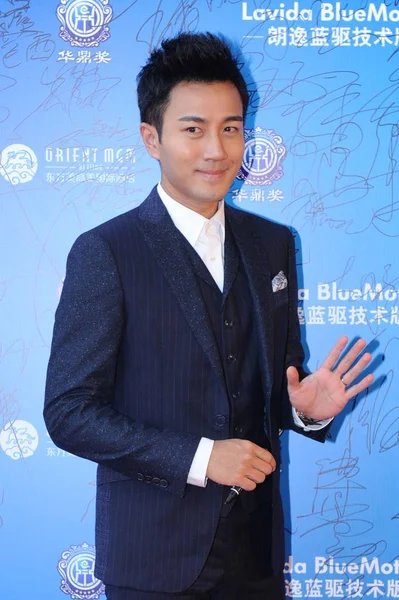 Hong Kong Schauspieler Hawick Lau Winkt Auf Dem Roten Teppich — Stockfoto