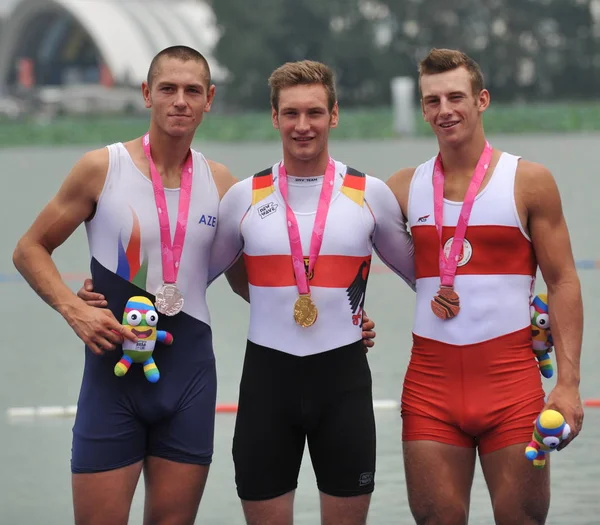 왼쪽부터 아제르바이잔의 은메달리스트 보리스 요토프 독일의 금메달리스트 나스케 캐나다의 동메달리스트 — 스톡 사진