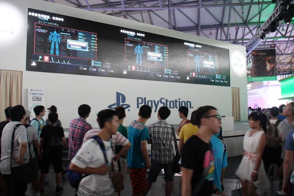 Люди Посещают Стенд Playstation Компании Sony Время Xii China Digital — стоковое фото