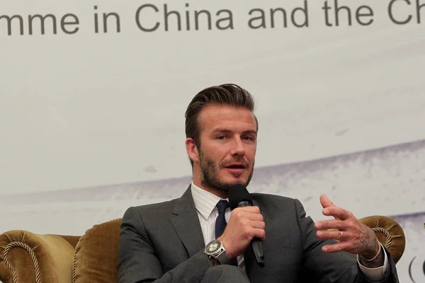 Engels Voetbal Superster David Beckham Spreekt Tijdens Een Persconferentie Shanghai — Stockfoto