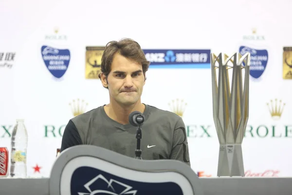 Roger Federer Svájc Részt Vesz Sajtótájékoztatón Miután Legyőzte Gilles Simon — Stock Fotó