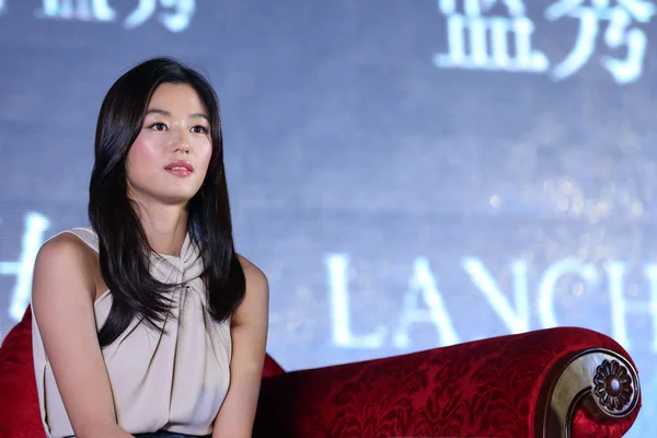 韓国女優チョンジヒョンは蘇州市 東の中国の江蘇省 2014 崑山の Lanchen 化粧品のプロモーション イベントでポーズします — ストック写真