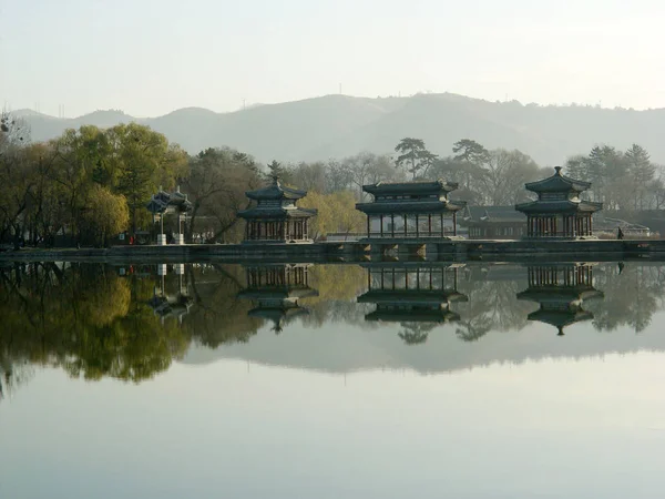 Uitzicht Paviljoens Aan Een Meer Het Chengde Mountain Resort Chengde — Stockfoto