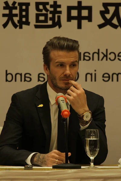 Superstar Del Calcio Inglese David Beckham Reagisce Durante Una Conferenza — Foto Stock