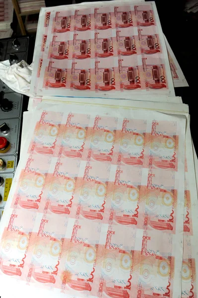 Counterfeit Rmb Renminbi Banknotes Confiscated Chinese Police Raid Pictured Underground — Stock Photo, Image