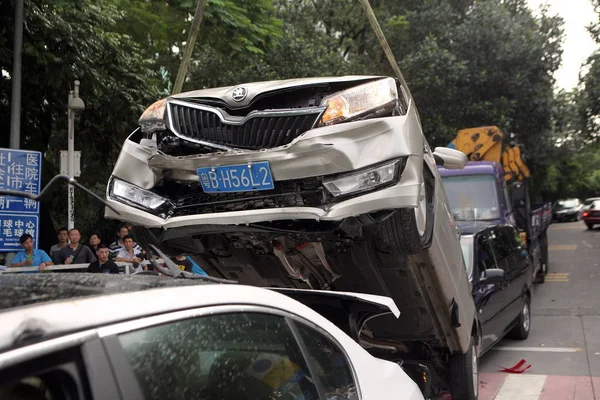 Nahromadit Auta Srážce Nákladního Automobilu Silnici Nigangxi Shenzhen City Provincie — Stock fotografie