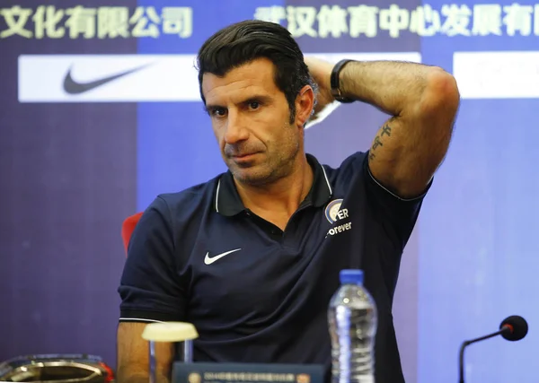 Stella Del Calcio Portoghese Luis Figo Partecipa Una Conferenza Stampa — Foto Stock