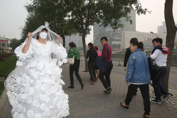 Artista Chinês Kong Ning Vestido Com Vestido Casamento Metros Comprimento — Fotografia de Stock