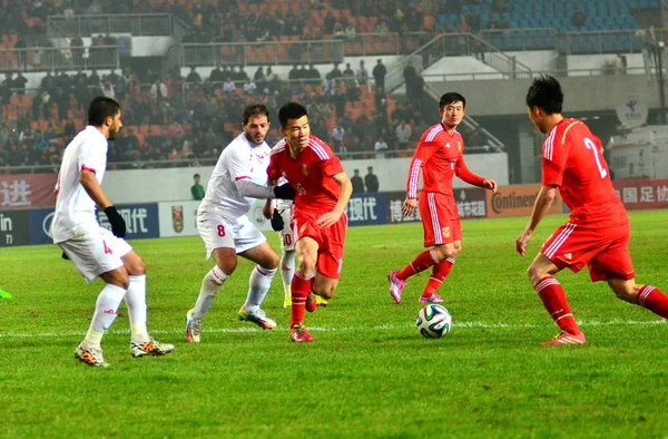 Hráči Čínské Národní Fotbalové Mužstvo Palestinské Národní Mužů Fotbalový Tým — Stock fotografie