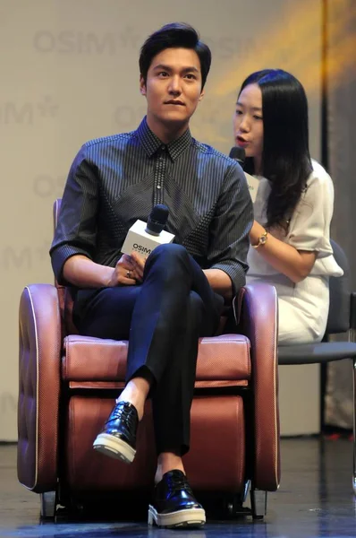 South Korean Actor Lee Min Front Listens Interpreter Fan Meeting — Stock Photo, Image