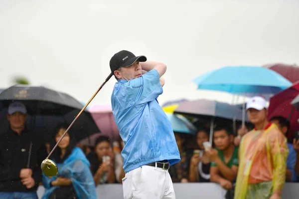 Director Chino Feng Xiaogang Lanza Durante Torneo Golf Mission Hills — Foto de Stock