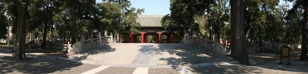 Vista Puerta Hongdao Templo Confucio Ciudad Qufu Provincia Chinas Shandong — Foto de Stock