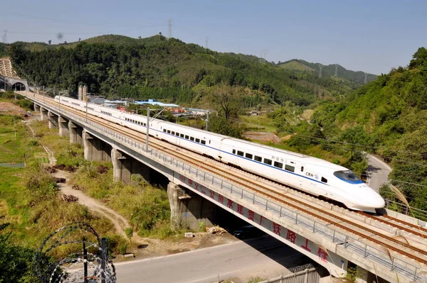 Crh China Railway Vysokorychlostní Bullet Vlak Projíždí Guli Most Guiguang — Stock fotografie