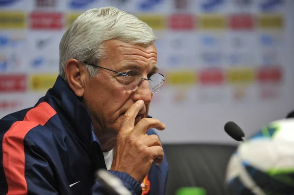 Förbundskapten Marcello Lippi Guangzhou Evergrande Reagerar Presskonferens För 2013 Kinesiska — Stockfoto