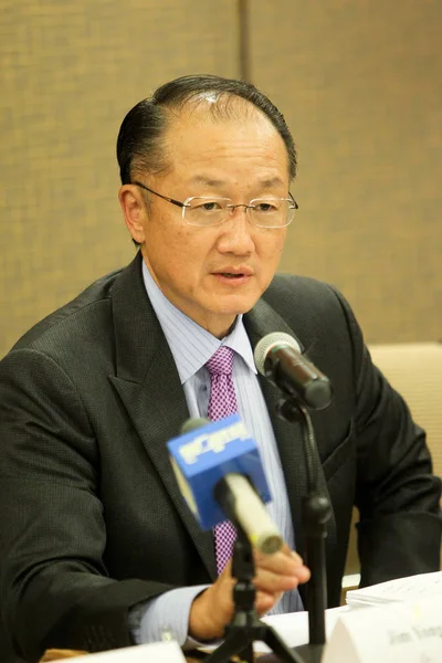 Jim Yong Kim Ordförande För Världsbanken Talar Vid Presskonferens Shanghai — Stockfoto