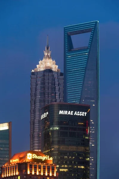Vista Nocturna Del Centro Financiero Mundial Shanghai Más Alto Torre —  Fotos de Stock