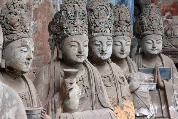 Sochy Bodhisattvas Vytesané Skal Před Stovkami Let Nacházejí Malebné Oblasti — Stock fotografie