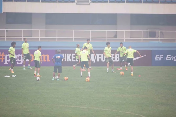 Brasilianische Fußballer Nehmen Einer Trainingseinheit Dichten Smog Für Das Amerikanische — Stockfoto