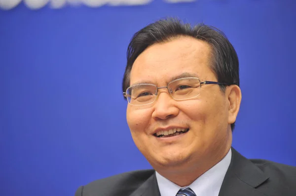 Sheng Laiyun Rzecznik Narodowego Biura Statystycznego Uśmiecha Się Podczas Konferencji — Zdjęcie stockowe