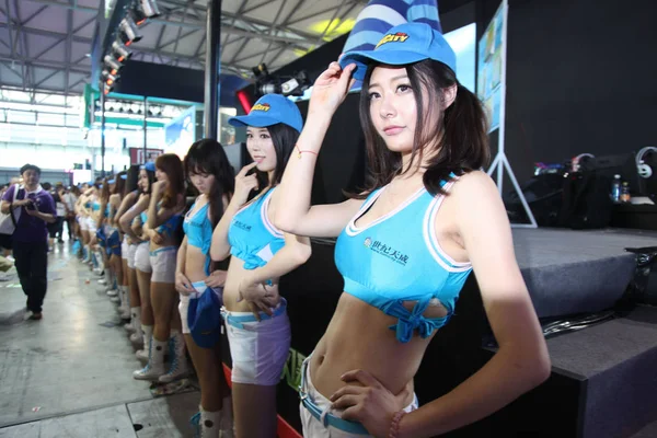 Showgirls Posent Sur Stand Tiancity Com Lors 11E China Digital — Photo