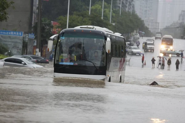 Bus Travels Flooded Road Caused Heavy Rain Wuchang Wuhan City — Stock Photo, Image