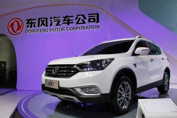 Egy Dongfeng Ax7 Suv Dongfeng Motoros Közben Jelenik Meg Peking — Stock Fotó