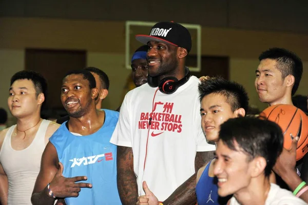 Nba Szupersztár Lebron James Miami Heat Központ Jelent Rajongók Során — Stock Fotó