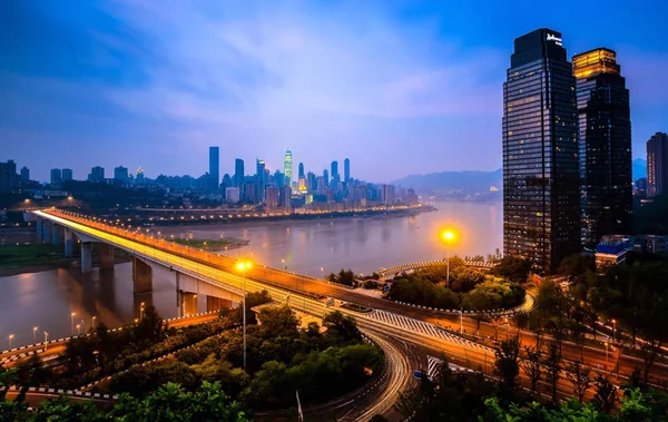 Den Shibanpo Bron Ses Över Yangtzefloden Chongqing Kina Augusti 2013 — Stockfoto