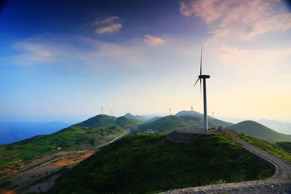 Ветряные Турбины Кружатся Выработки Электроэнергии Ветряной Электростанции Городе Личуань Провинция — стоковое фото