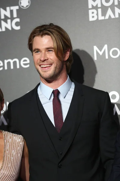 Actor Australiano Chris Hemsworth Posa Alfombra Roja Cuando Llega Para —  Fotos de Stock