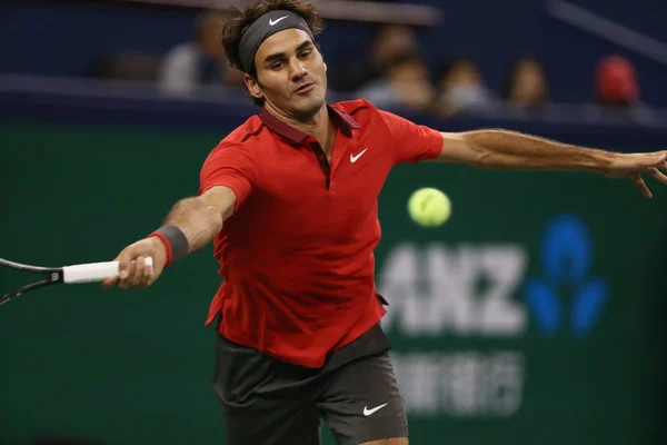 Roger Federer Schweiz Returnerar Ett Skott Till Roberto Bautista Agut — Stockfoto