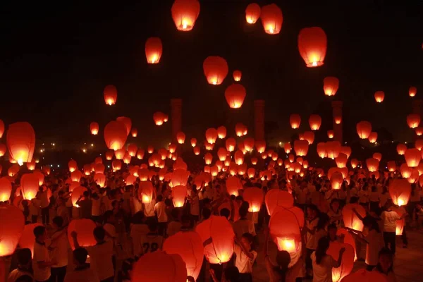 Local Residents Release Sky Lanterns Celebrate Mid Autumn Festival Yichun — Stock Photo, Image