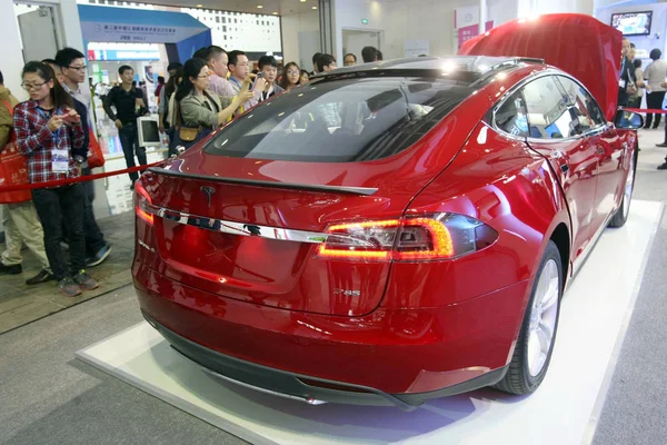 Návštěvníci Mohou Podívat Elektrické Auto Tesla Model Během Čínské Šanghaje — Stock fotografie