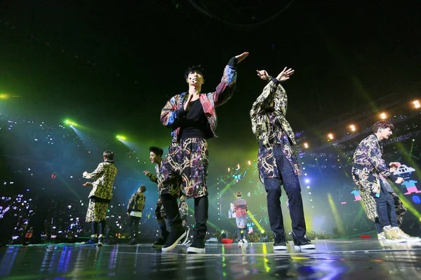 Grupul Sud Coreean Chinez Pop Exo Cântă Concertul Turneului Lor — Fotografie, imagine de stoc