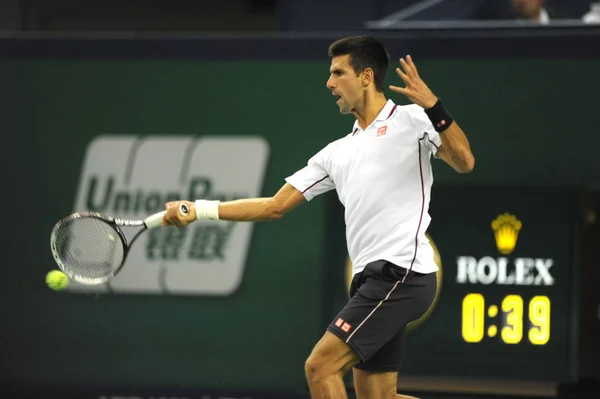 Novak Djokovic Serbii Zwraca Strzał Michaił Kukuszkin Kazachstanu Trzeciej Rundzie — Zdjęcie stockowe