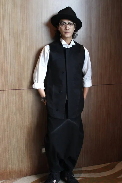 Aktor Dan Penyanyi Jepang Akanishi Jin Berpose Pada Sebuah Wawancara — Stok Foto