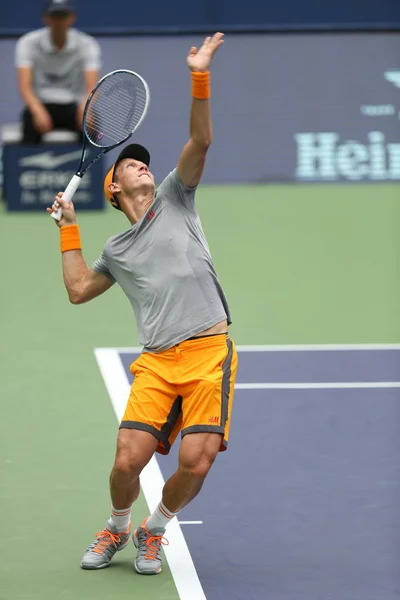 Tomas Berdych República Checa Serve Tiro Para Ivo Karlovic Croácia — Fotografia de Stock