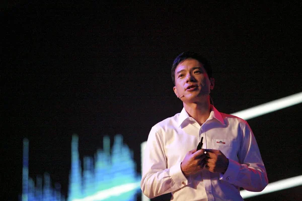 Robin Yanhong Předseda Představenstva Generální Ředitel Baidu Inc Dělá Prezentaci — Stock fotografie