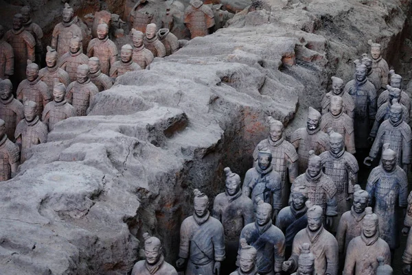 Des Guerriers Terre Cuite Sont Exposés Musée Des Guerriers Des — Photo