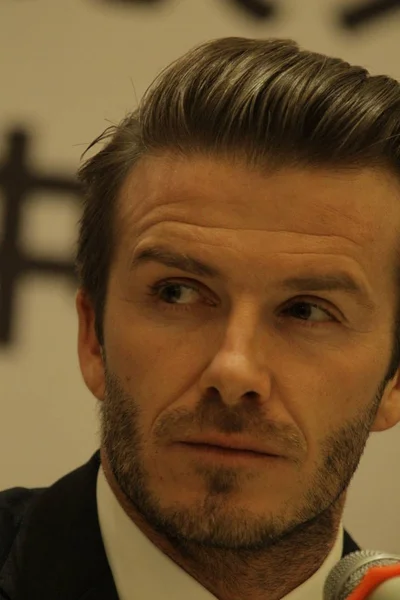 Superstar Sepak Bola Inggris David Beckham Bereaksi Selama Konferensi Pers — Stok Foto