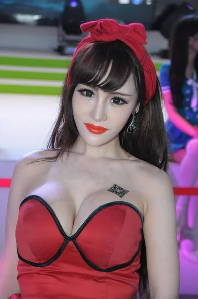 Sexy Chinese Showgirl Poses 12Th China Digital Entertainment Expo Also — Stock Photo, Image
