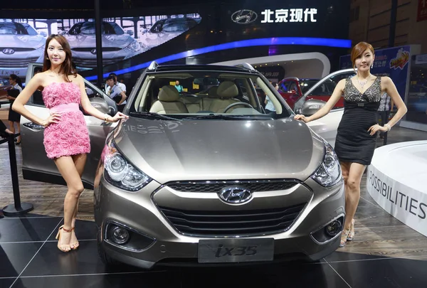 Models Pose Hyundai Ix35 Suv Auto Show Chengdu City Southwest — Stock Photo, Image