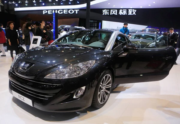 Δούμε Ένα Peugeot 307 Επισκέπτες Κατά Διάρκεια Μια Αυτόματη Εμφάνιση — Φωτογραφία Αρχείου