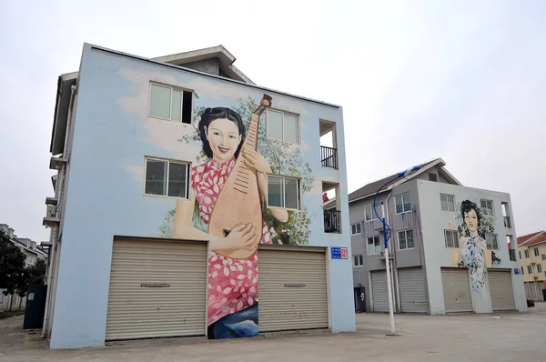 Des Peintures Des Graffitis Sont Visibles Sur Façade Maisons Dans — Photo