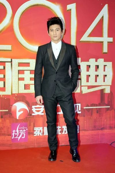 2014 2014 ドラマ賞 中国製 北京市に到着したとニッキー ポーズ レッド カーペット台湾の歌手および俳優 — ストック写真
