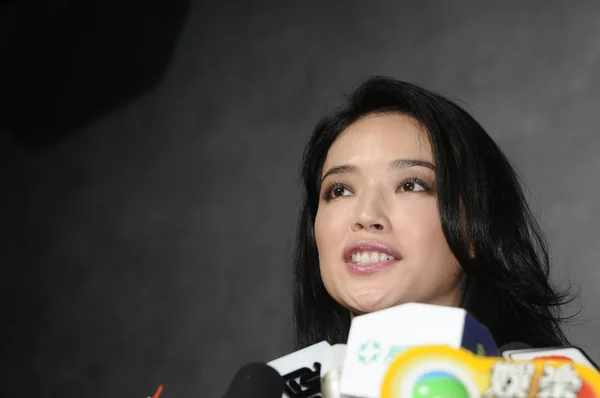 Taiwanesisk Skådespelerska Shu Talar Öppningsceremonin För Esprit Dior Utställning Shanghai — Stockfoto